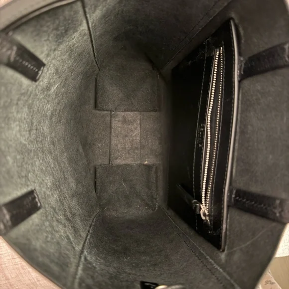 Old Céline Vertical Cabas Tote in Black - Picture 4 of 9